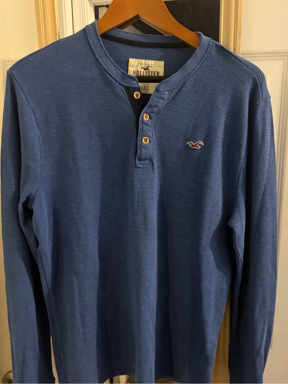 Hollister Men's Dark Navy Waffle Crewneck with Orange-Trim Seagull